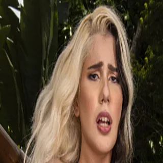 Azukat porno yıldızı