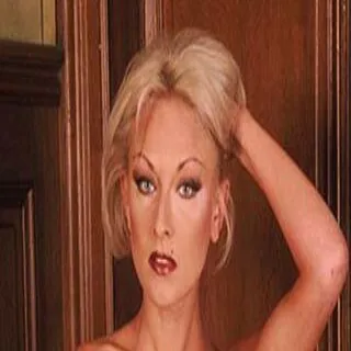 Delfynn Delage porno yıldızı