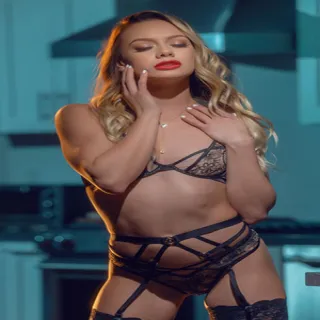 Naomi Swann porno yıldızı