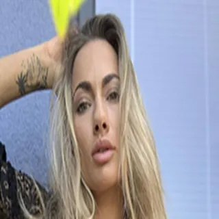 Michaela Isizzu porno yıldızı