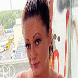 Adrienne porno yıldızı