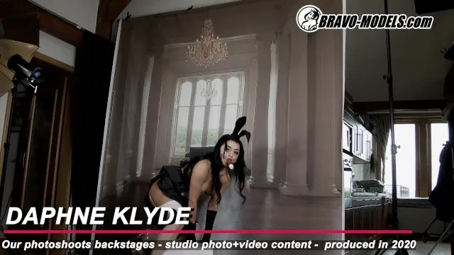 Daphne Klyde'in Cosplay Porno Sahnesi ve Sikiş