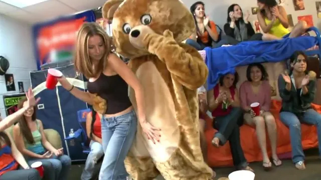 Olgun Latin Kadının Grup Seks ve Porno