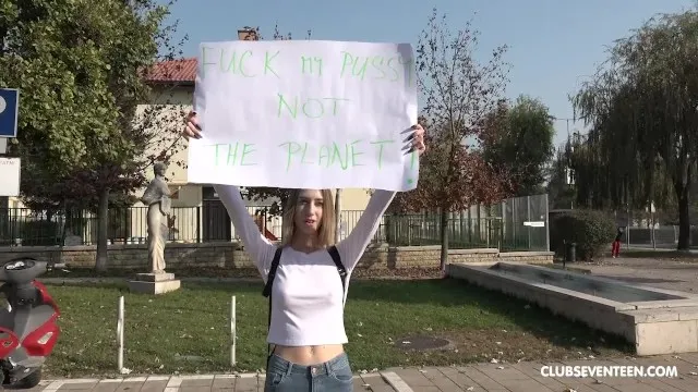 Büyük Penisli Kızın Sert Seks ve Porno Deneyimi