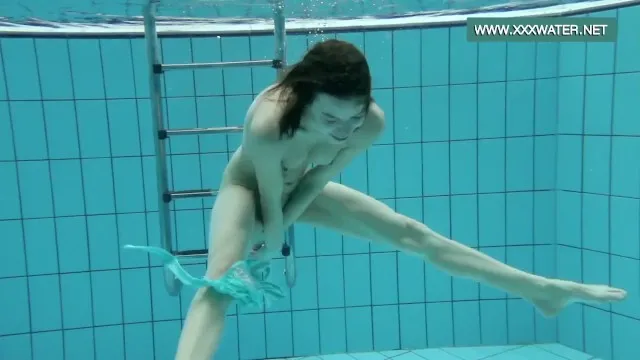 Underwatershow'un Ateşli ve Su Altı Porno Anları