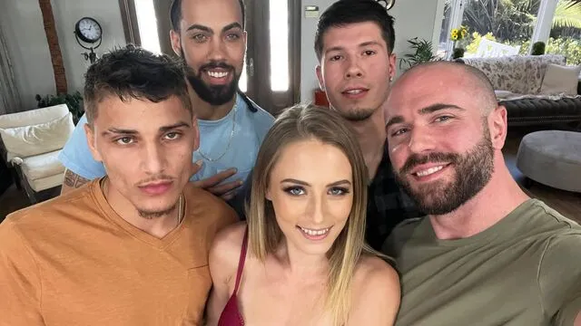 Genç ve Güzel Kyler Quinn'in Ağızda Boşalma ve Oral Seks Sahnesi