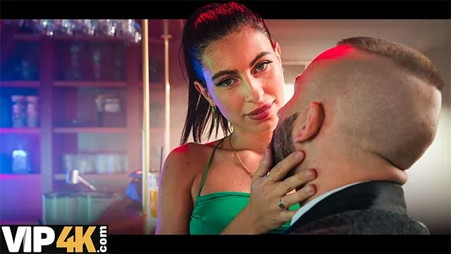 Çek Cumhuriyeti'nde Lilly Bella ve Jason X'in anal ve sert seks aksiyonu