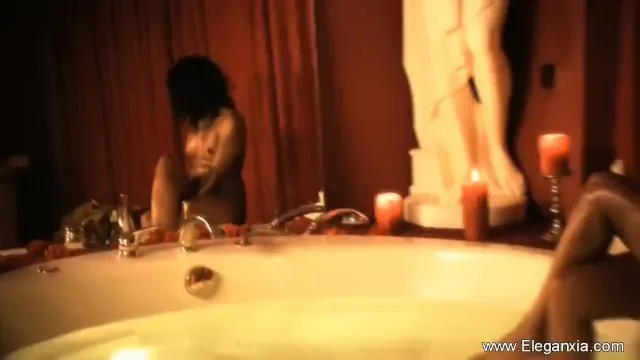 Esmer Güzellerin Şehvet Dolu Oral Seksi