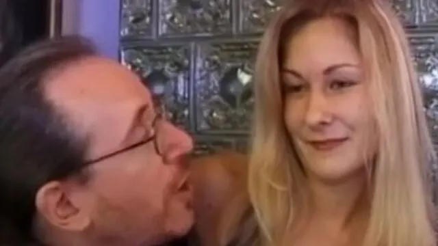 Jade'nin POV ve Yüze Boşalma Trailerında Porno Deneyimi