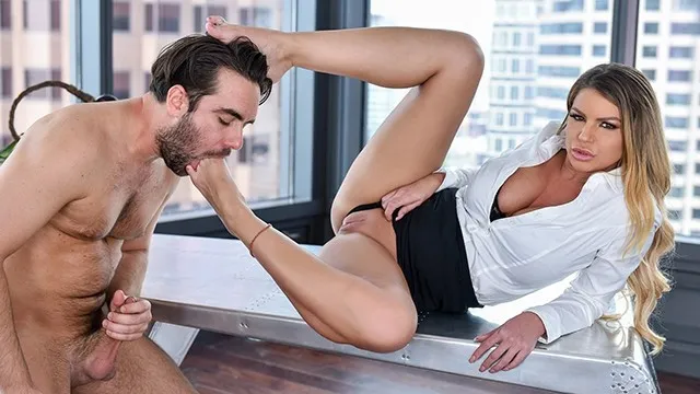 Logan Pierce ve Brooklyn Chase'ın Kink ve Erotik Seks İlişkisi