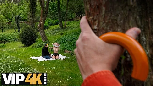 George Uhl'in Açık Hava ve Doğal Göğüslü Seks Deneyimi