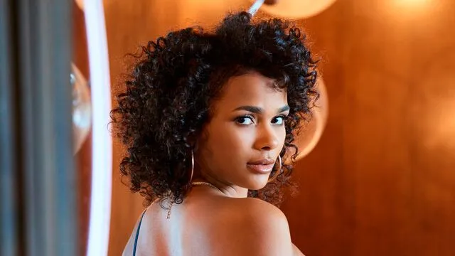 Alina Ali'nin Sert Seks Macerası ve Zenci Porno Anları