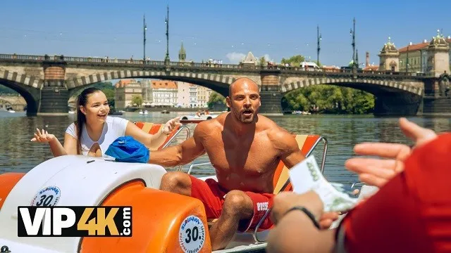 Sofia Lee'nin Sert Sex ve Açık Hava Sexi Porno Sahnesi