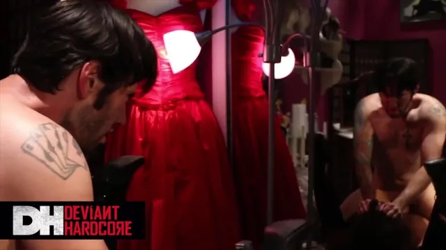 Skin Diamond ve Tommy Pistol'ın Grup Seksi ve Porno