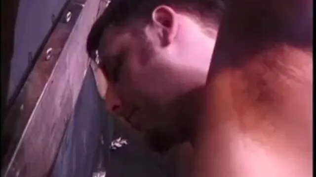 Bağlanmış seks ve şaplak ile BDSM fetişi sikişi