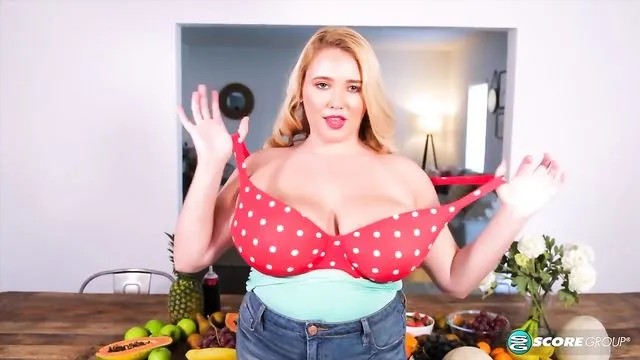 Annabelle Rogers'ın Uzun Saçlı ve Büyük Göğüslü Seks ve Sikiş Videosu