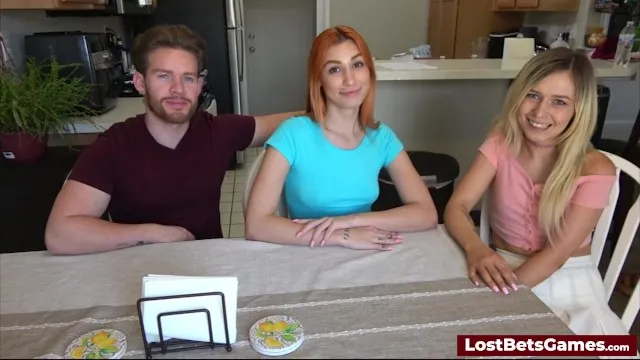 Küçük Göğüslerin Çılgın Seks Trailerı ve Sert Sikişi