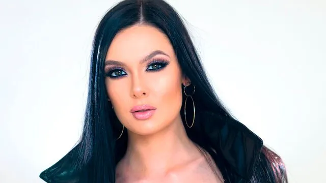 Marley Brinx'in Gaping Ashole ve Porno Anları