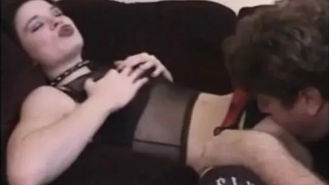 Derin Boğaz ve Ev Yapımı Porno Sahnesi