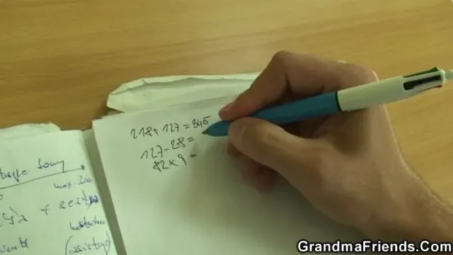 Yaşlı kadınların ve genç kızların sikiş ve seks anları