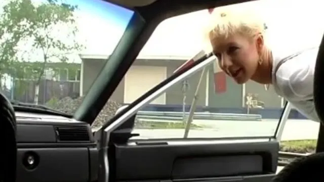 Olgun kadının sert ve tutkulu seks anları sikiş