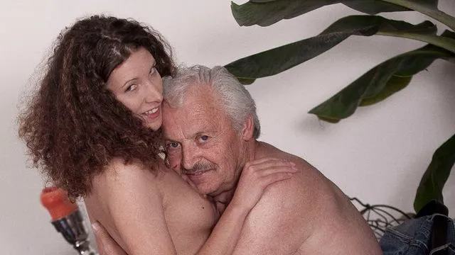 Stephanie Sierra'nın anal sikiş anları