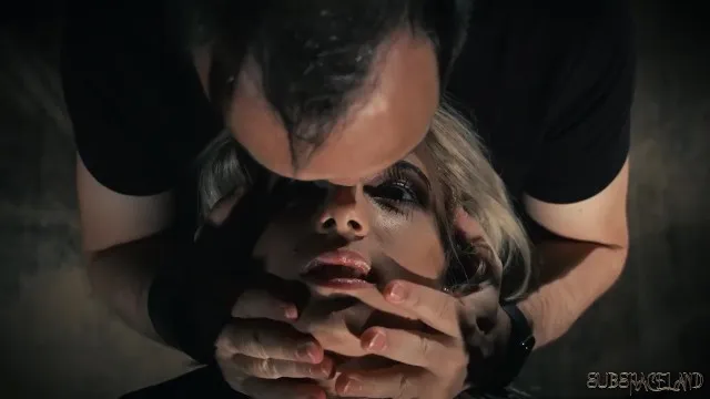 Bebek Kızın BDSM ve Porno Seks Anları
