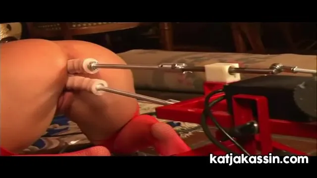 Tutkulu Katja Kassin'in Çift Penetrasyon ve Seks Sahnesi