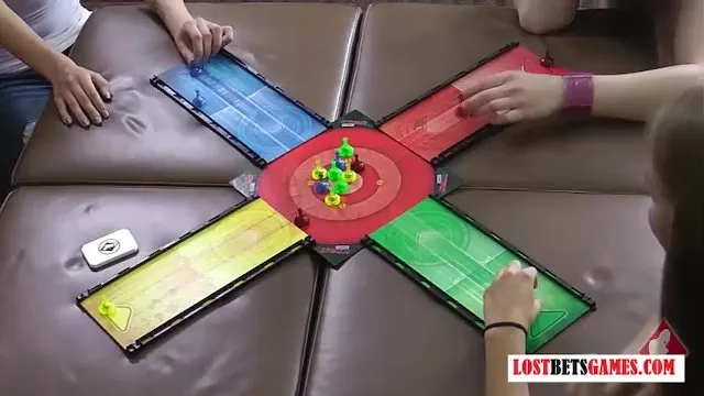 Lezbiyen Kızların Evde Aşk ve Seks Anları