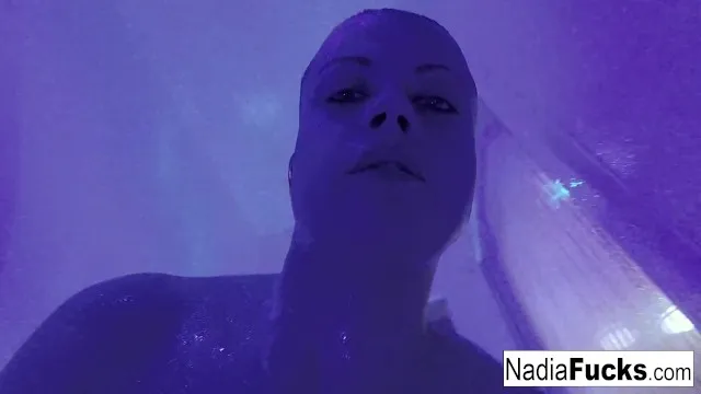 Nadia White'ın Mastürbasyon ve Fetiş Seks Sahnesi