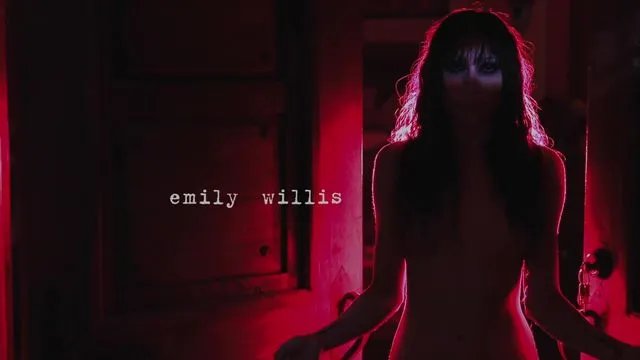 Riley Reid, Emily Willis ve Kristen Scott'un Lezbiyen Üçlü Seks