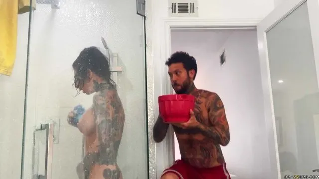 Joanna Angel'in tüylü ve sert seks sahnesi
