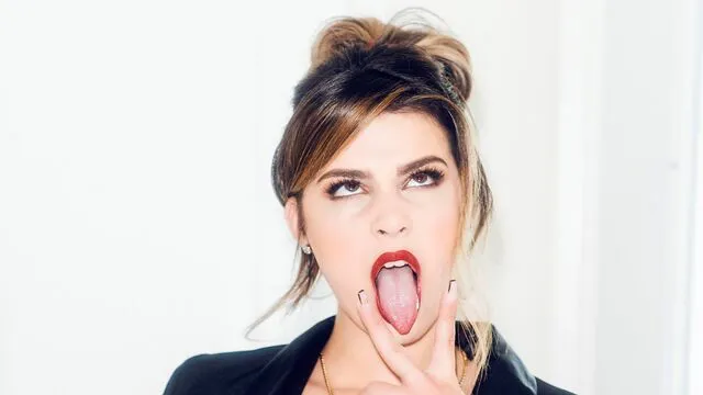 Kylie Rocket'in Uzun Bacakları ve Mastürbasyon Sikişi