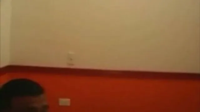 Bir çiftin ev yapımı sikiş deneyimi ve amatör seks
