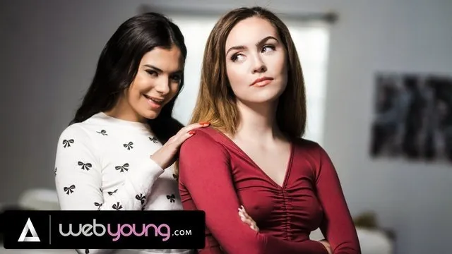 Olgun ve sarışın Violet Starr'in sert seks anları