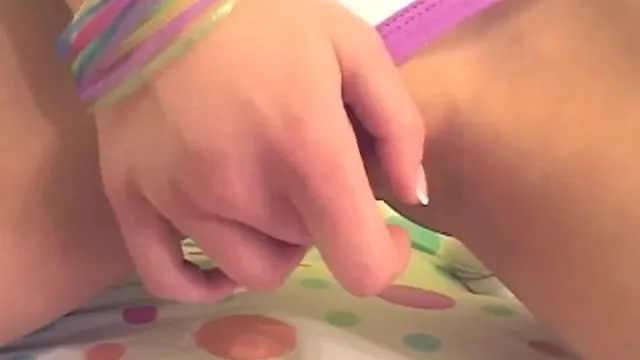 Küçük Kızın Mastürbasyon ve Seksi