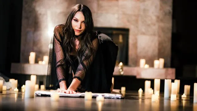 Katrina Colt'un Tutkulu Porno ve Sakso Sahnesi