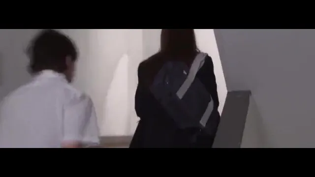 Asyalı genç kızın sanal gerçeklikteki sert seks