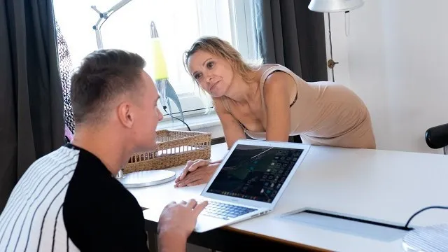 Vivven Veba'nın Rus Olgun Kadın Sahnesi ve Porno