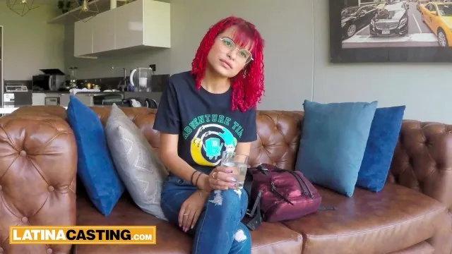 Latin Kadının Sert ve Doğal Kastingi ve Seksi
