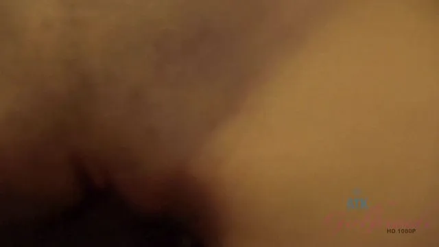 Elena Koshka'nın Ev Yapımı Sıvı Boşaltan Mastürbasyon Sırasında Sert Seks