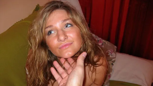 Karina'nın Yalnızca Kendiyle Geçirdiği Seks ve Sikiş